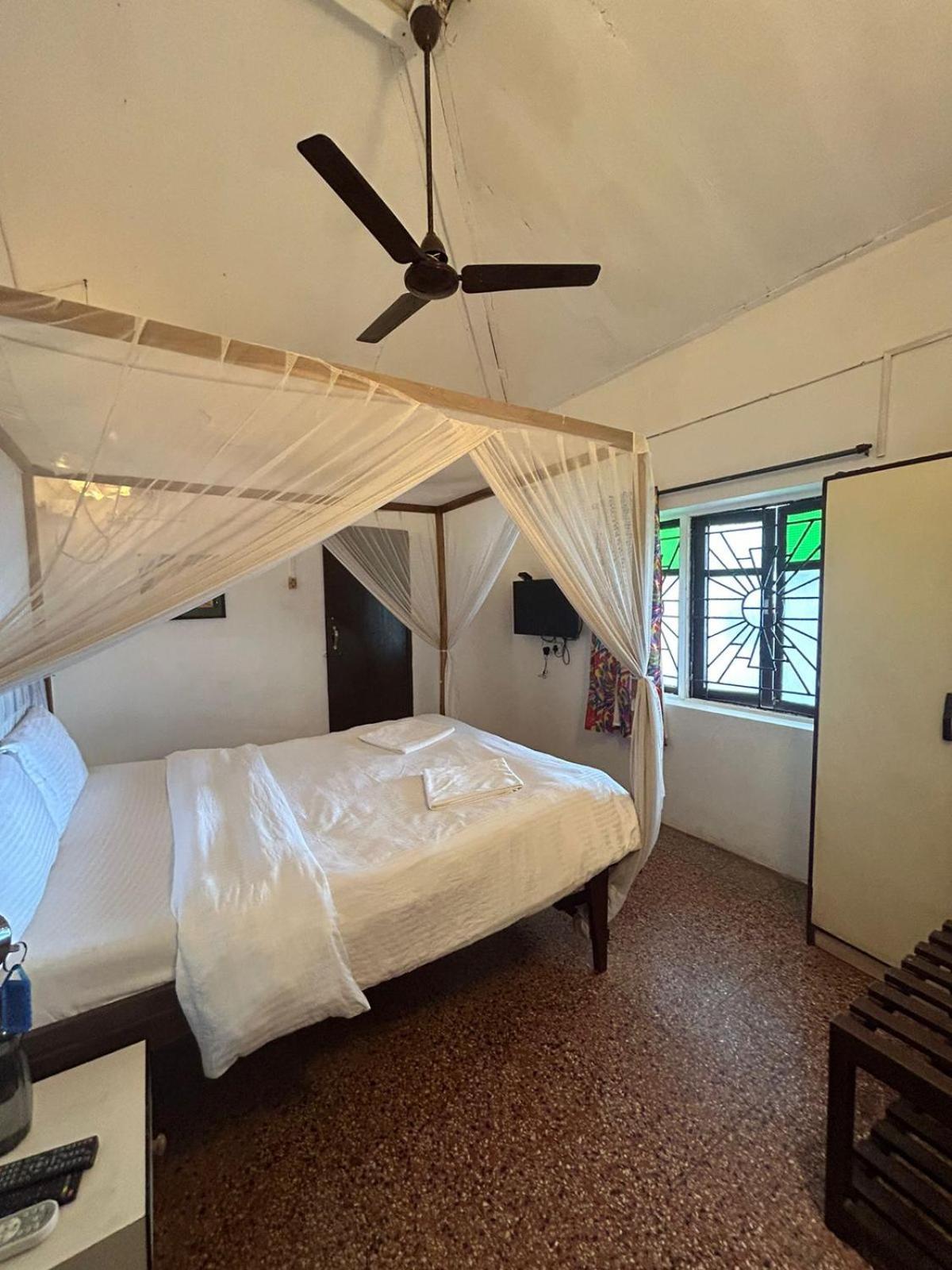 Ocean View Goan Beach House Calangute Exterior foto